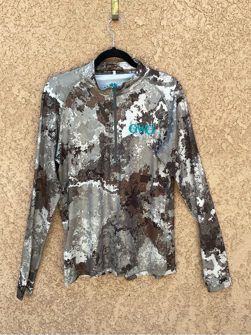 Girls With Guns Camouflage 1/4 Zip Women's Pullover Size X-Large Activewear